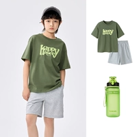 Комбинация зелено-серого цвета и чашки для холодной воды.