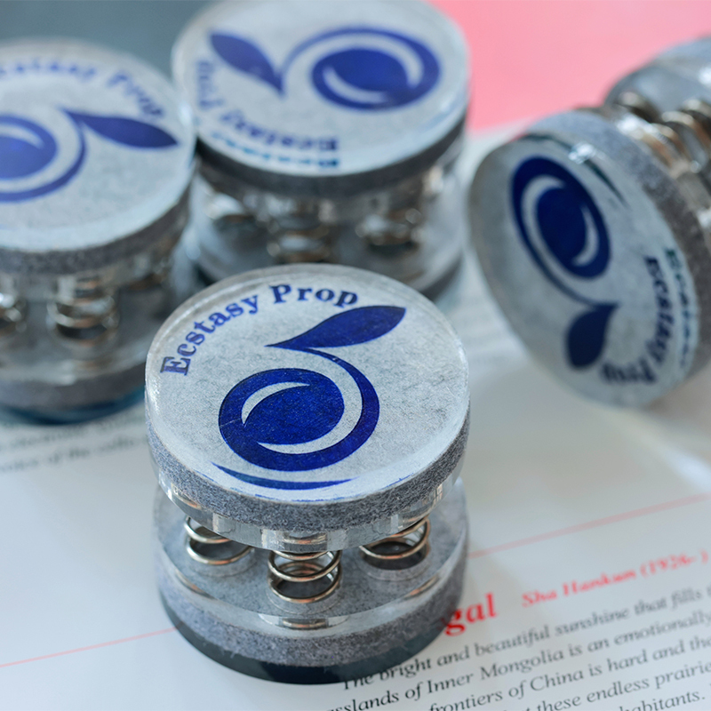 Ghost Feet Seven Anti-Vibration Audio Spikes and Pads for Cd Preamplifiers, Speakers, Subwoofers, Desktop Monitors, Nas, Noise Reduction Ghost Feet Seven Anti-Vibration Audio Spikes and Pads for Cd Preamplifiers, Speakers, Subwoofers, Desktop Monitors, Nas, Noise Reduction