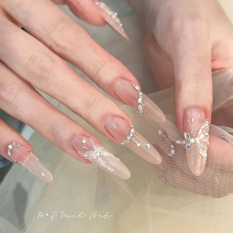Vivian Handmade Nails with Iridescent Crystal Butterfly Cat Eye Effect, Whitening Fake Nail Patches, Wedding Nails, Pregnant Women 563 Styles