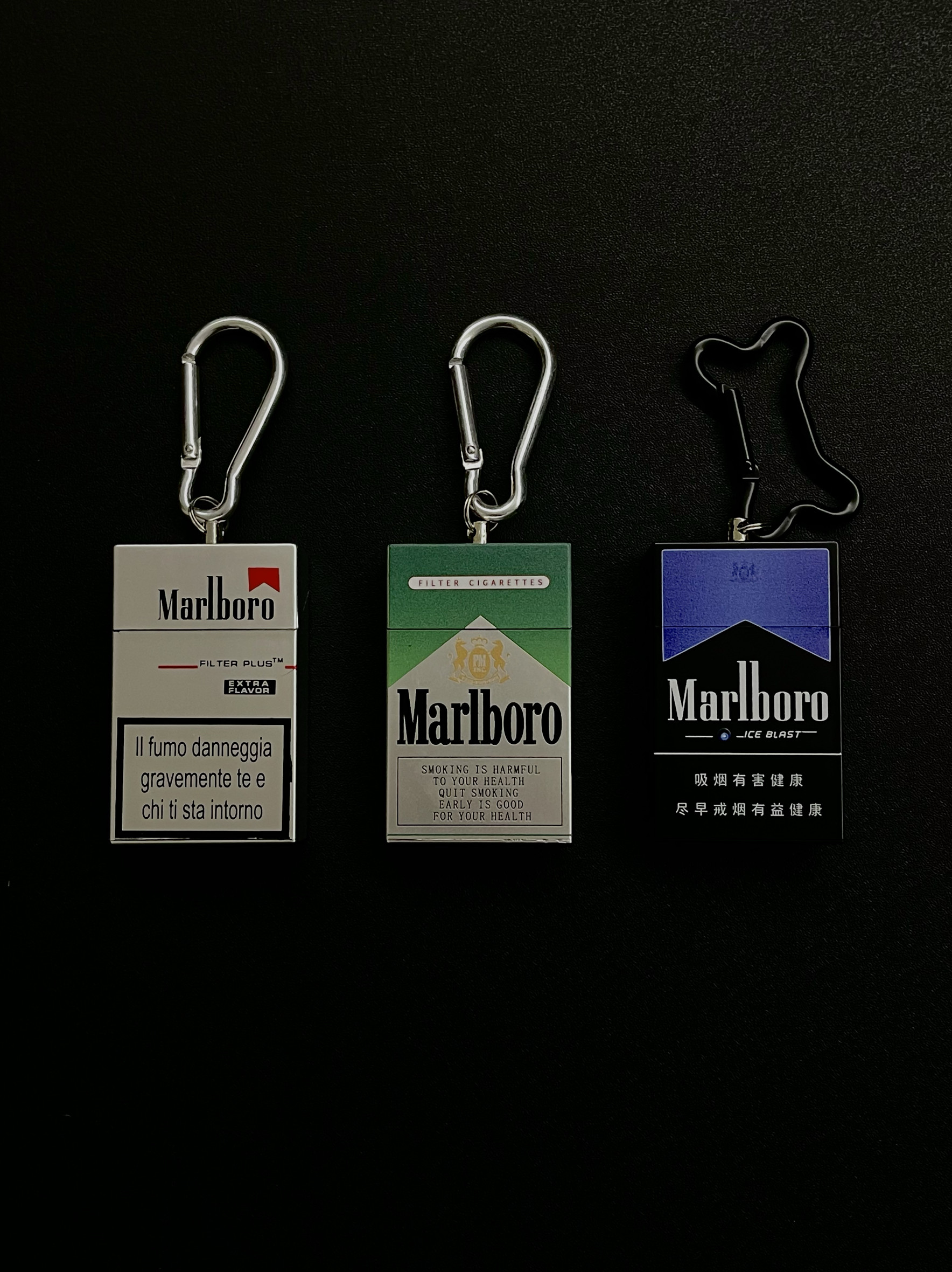 超クールな携帯灰皿、トレンディなストリートスタイル、ミニ引き出し式灰皿キーホルダー/バッグチャーム