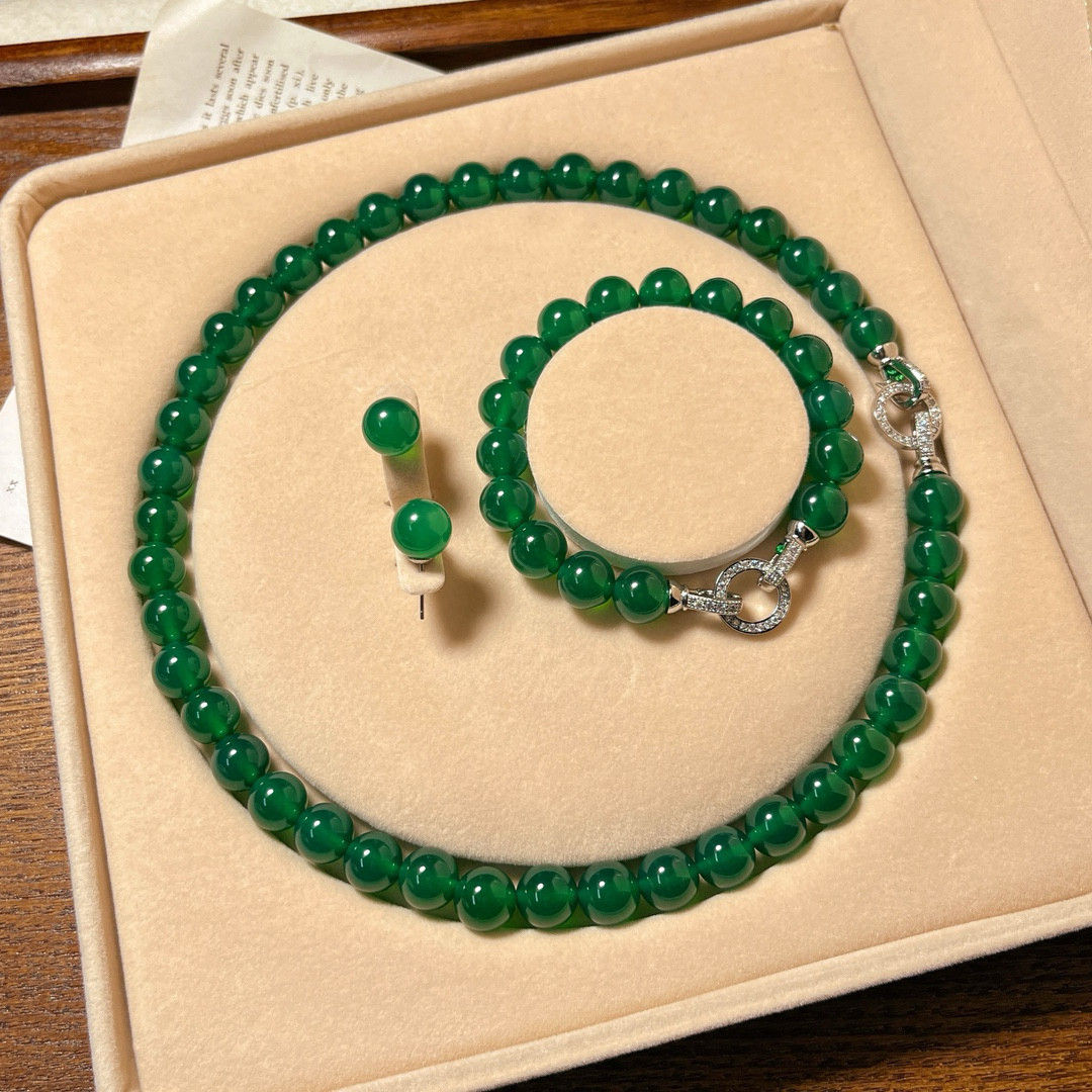 Hutton mdivani necklace