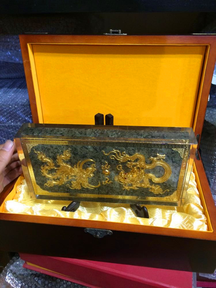 Golden stone natural gold-plated gold stone original stone gold brick ornaments lacquer line carving gold brick business gift gold brick