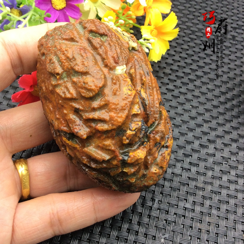 Exquisite pure natural Xuanhua Shanggu Warring States red agate solid personality clear raw stone special price 96 yuan