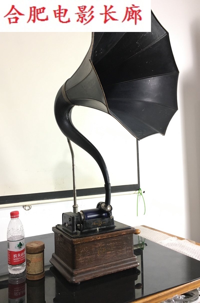 Western antique 1907 Edison Edison goose-shaped loudspeaker wax cylinder hand-cranked phonograph record player