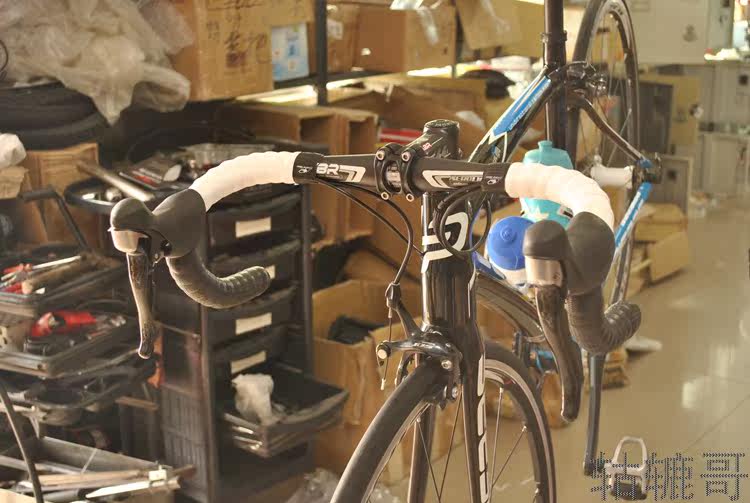 Poignées de vélo - Ref 2343972 Image 8