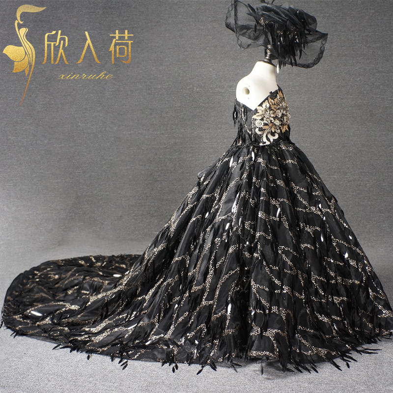 Xin lỗi vai trẻ em váy đen cô gái catwalk trang phục váy công chúa váy đuôi dài bầu không khí thời trang bé trai
