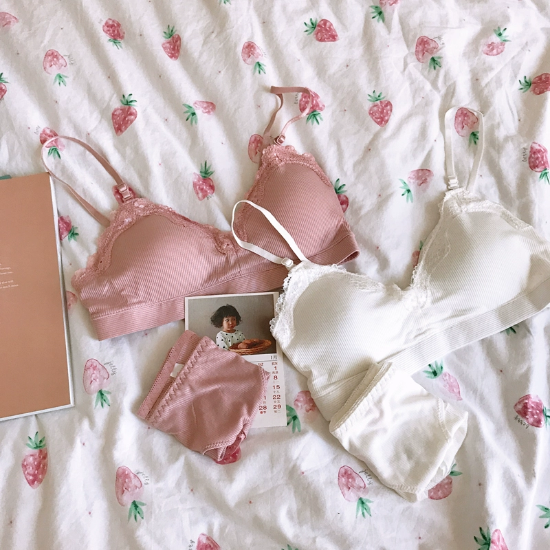 Cô gái trái tim ren bên rắn màu dễ thương không có chủ đề ngủ áo ngực đặt đồ lót đồ lót thoải mái phẳng ngực chị