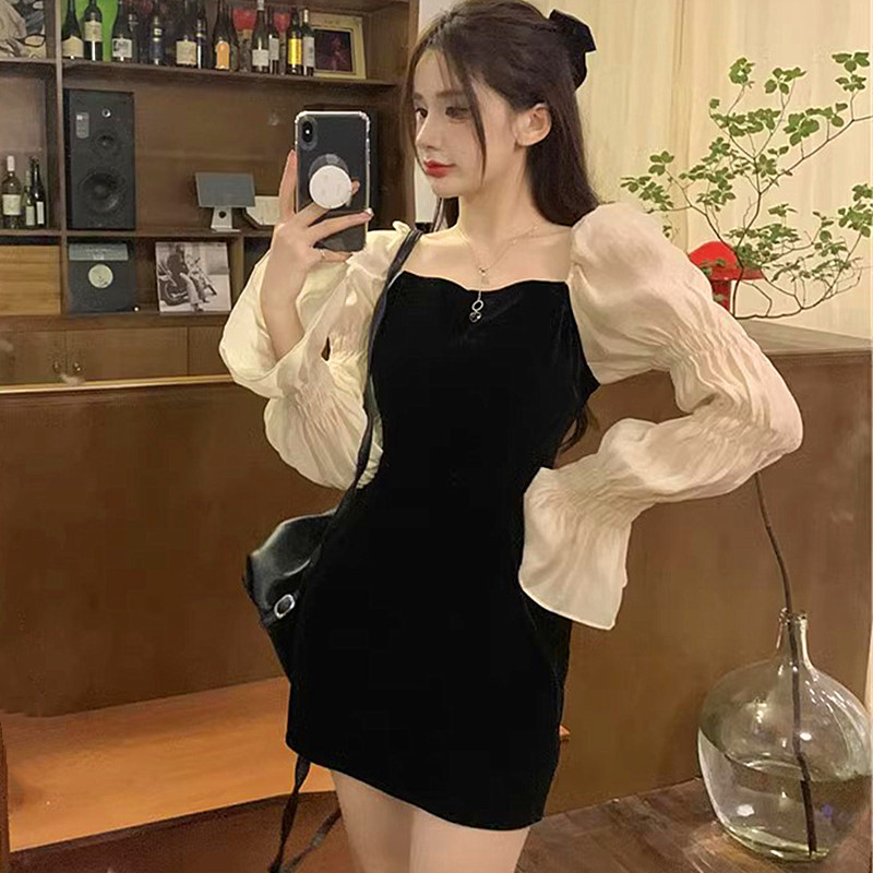 Hepburn-Style Sexy Little Black Dress 2026 Autumn and Winter New Style, Unique Slimming Patchwork Puff Sleeve Fashionable Dress