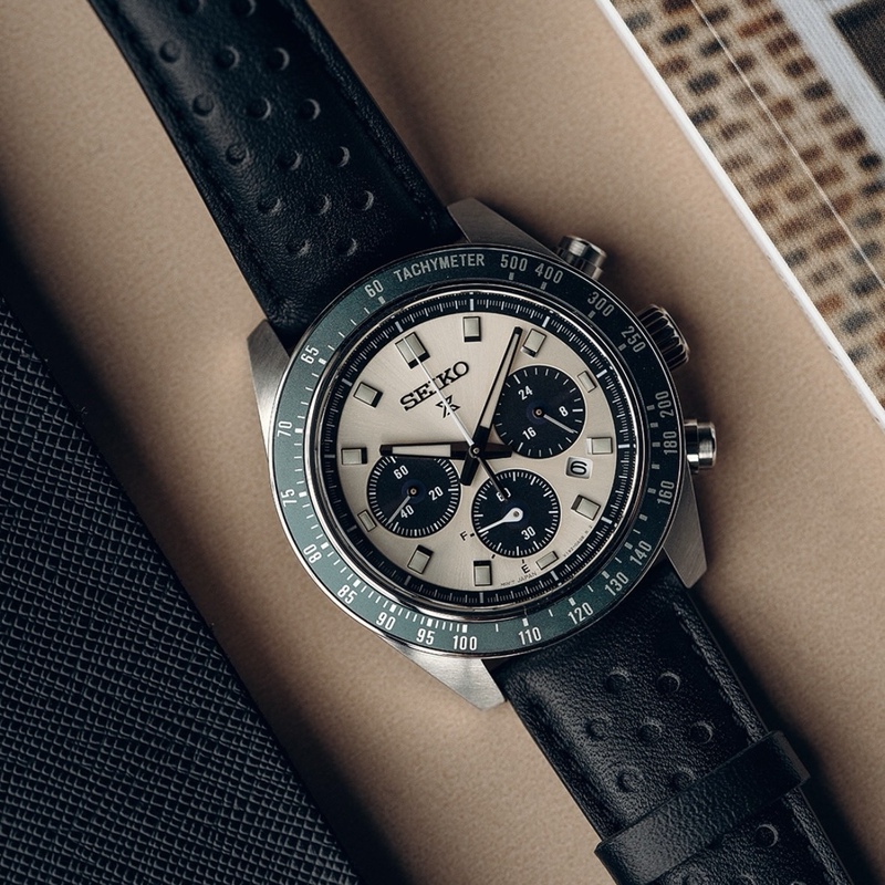 Seiko Quartz Solar Triple Chronograph Panda Dial Men's Watch Ssc943P1/Sbdl115