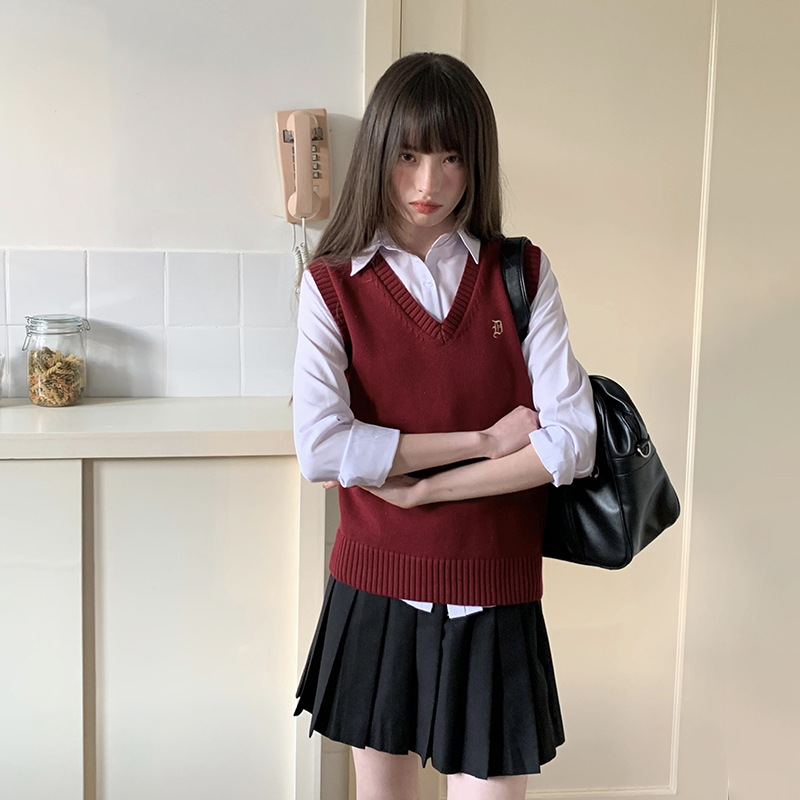 Tokyo Seasonal Diary Jk Uniform Christmas Outfit Knitted Vest Women's Early Autumn Red Embroidered Pure Cotton Top Women's Tokyo Seasonal Diary Jk Uniform Christmas Outfit Knitted Vest Women's Early Autumn Red Embroidered Pure Cotton Top Women's