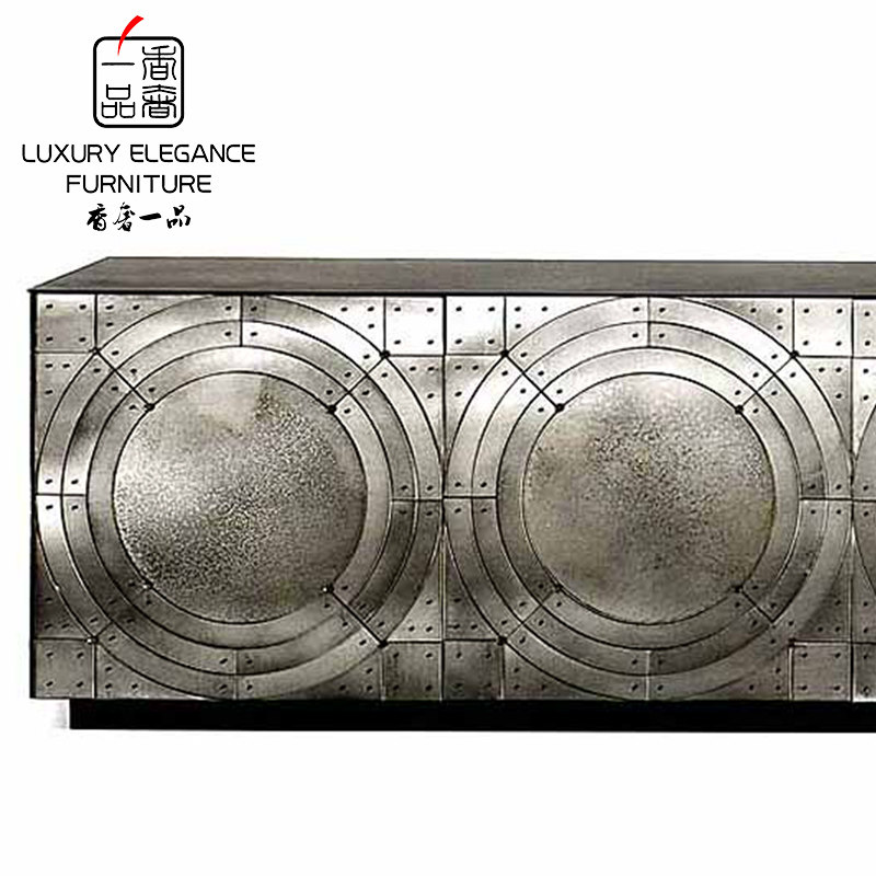 ����һƷ�Ҿߺ��ִ��ͱ߹�tle133