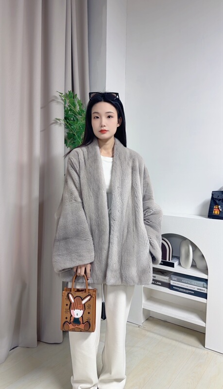V-Neck Purple Gold Fully Carved Bat Fur Velvet Mink Lazy Fur Coat for Women Passtri Fur