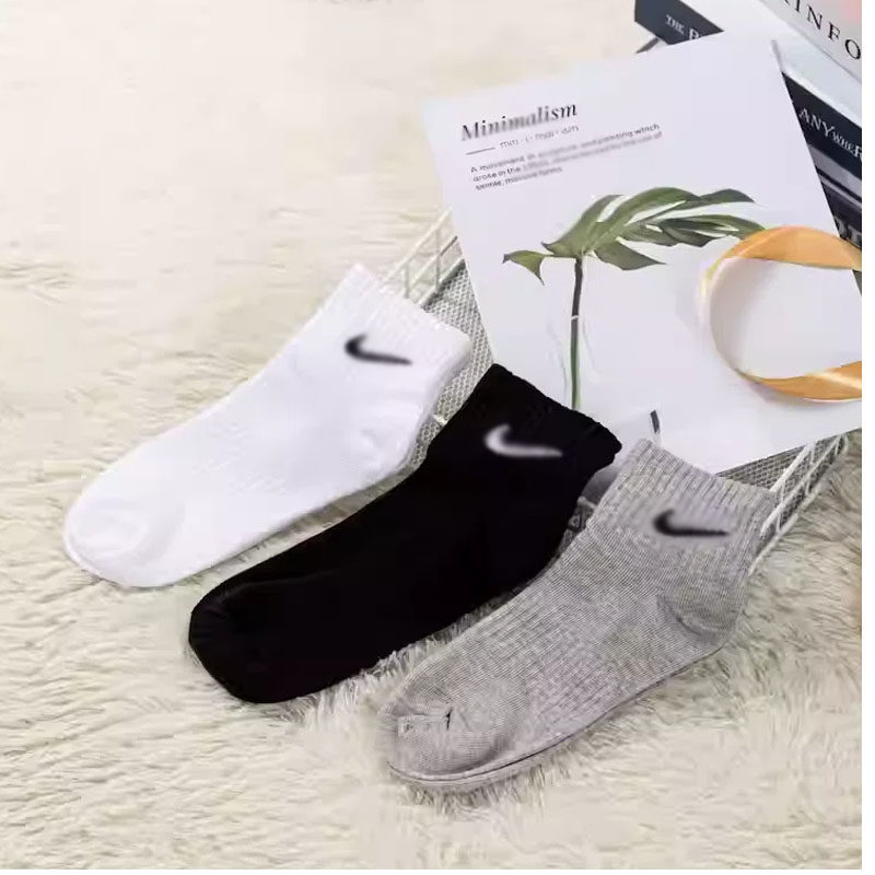 SY-大牌男女运动长中短筒袜3双装均码吸汗透气舒适棉袜礼盒装