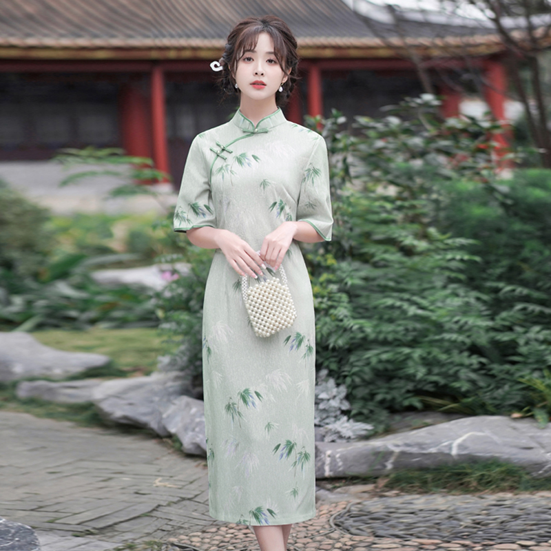 Improved Cheongsam Women's Short-Sleeved Summer Dress with Chinese Style for Petite Figures, Featuring Ink Painting, Lace, and an Elegant, Understated Everyday Look Improved Cheongsam Women's Short-Sleeved Summer Dress with Chinese Style for Petite Figures, Featuring Ink Painting, Lace, and an Elegant, Understated Everyday Look