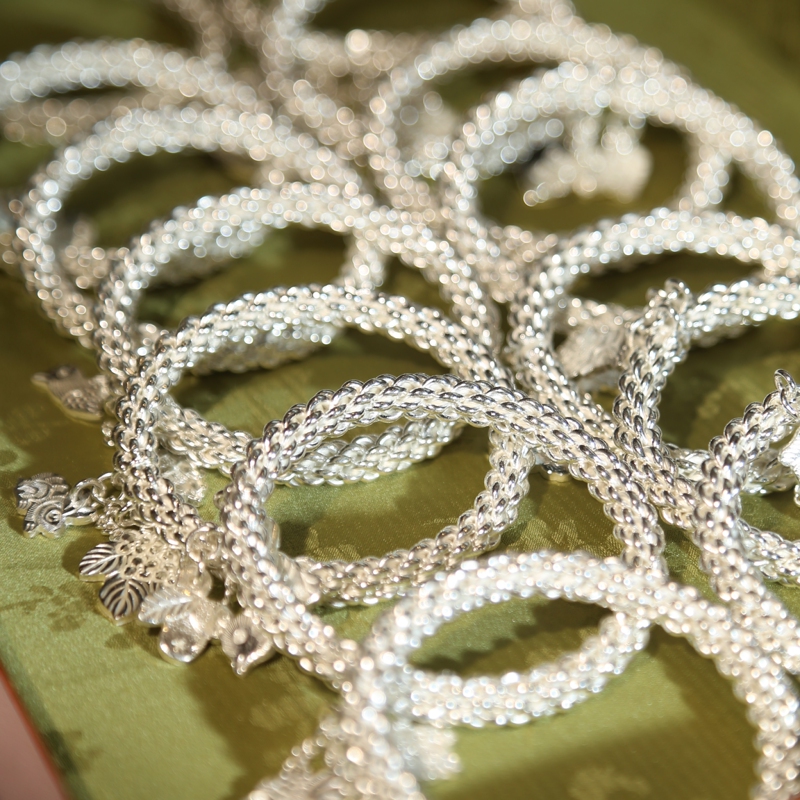 Centennial-Old Baocheng Pure Silver Handmade Classical Osmanthus Bracelet with Chain, Intangible Cultural Heritage Centennial-Old Baocheng Pure Silver Handmade Classical Osmanthus Bracelet with Chain, Intangible Cultural Heritage