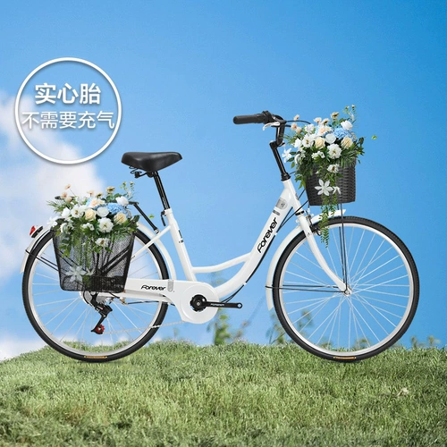 Постоянная ретро -коммутационная машина сплошной шины легкий взрослый мужчина -велосипед