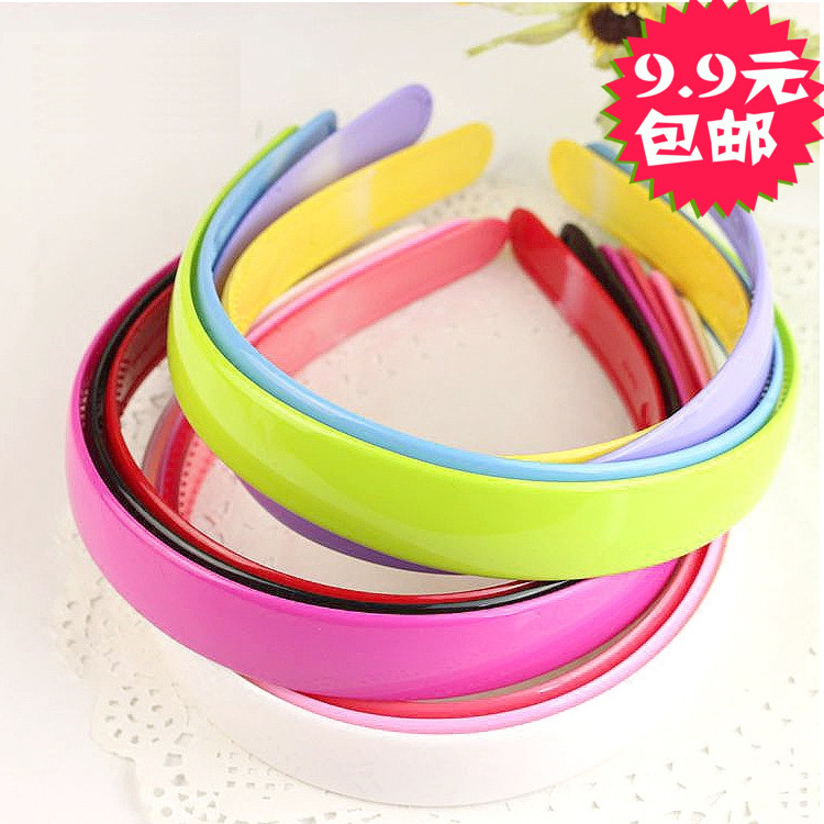 Han Edition Net Edition Glossy surface Toothed Hair Stirrup White Black Color Wide Side Plastic Hair Stirrup Hair Stirrup Hair Stirrup