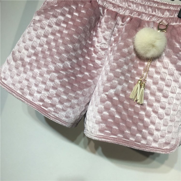 Phiên bản Hàn Quốc cực ngầu của quần short cạp cao nhung sang trọng nữ mùa đông 2018 mới mặc quần ống rộng ống rộng đế bệt quần tập gym nữ