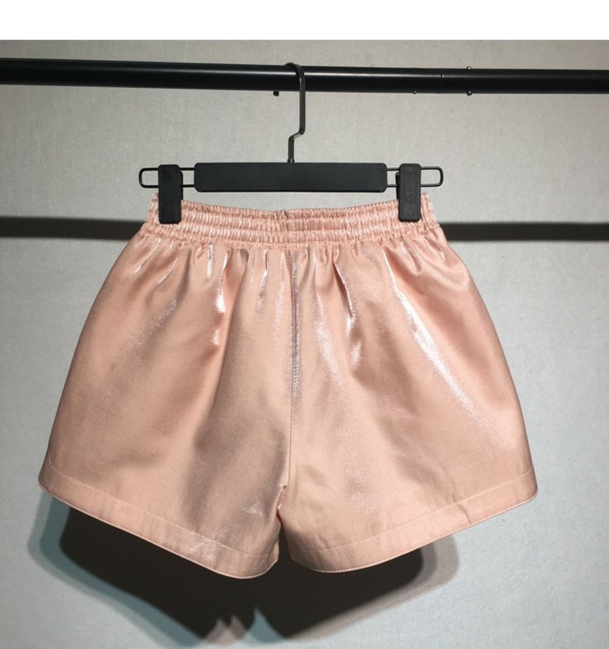 Mát mẻ mát mẻ thời trang Hàn Quốc quần short nữ mùa xuân và mùa hè eo cao lỏng lẻo một từ quần ống rộng quần thun eo nóng hoang dã quần giả váy nữ đẹp