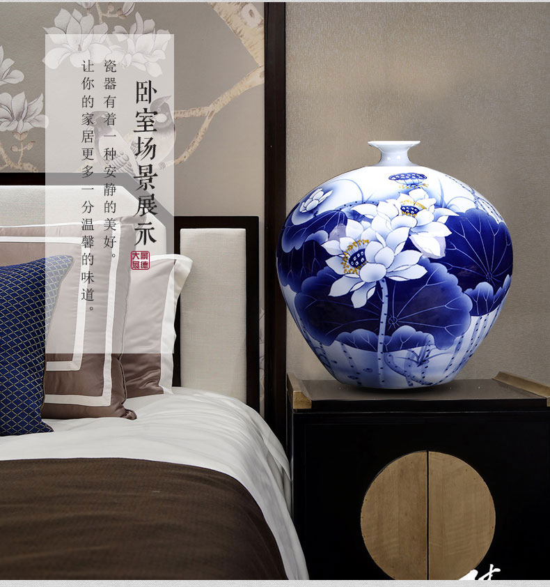 Jingdezhen ceramics hand - made of blue and white porcelain vase in the sitting room TV ark, home decoration crafts porcelain furnishing articles