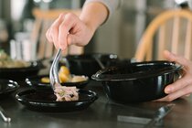 Japanese ovject outdoor camping enamel flat bottom pan can be heated and anti-rust