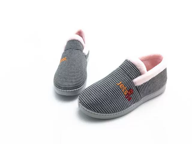 Giày cotton nữ Giày đế bằng có đế mềm chống trượt cộng với nhung văn phòng cộng với cotton trẻ trung ấm áp giúp sinh viên giày vải Bắc Kinh cũ