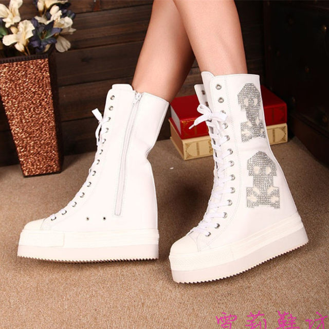 ຜະລິດຕະພັນໃຫມ່ຂອງເອີຣົບ rhinestone ເກີບຫນັງແທ້ຫນາ soled ultra-high heel platform shoes 10CM wedge heel inner heightening casual shoes mid-calf boots