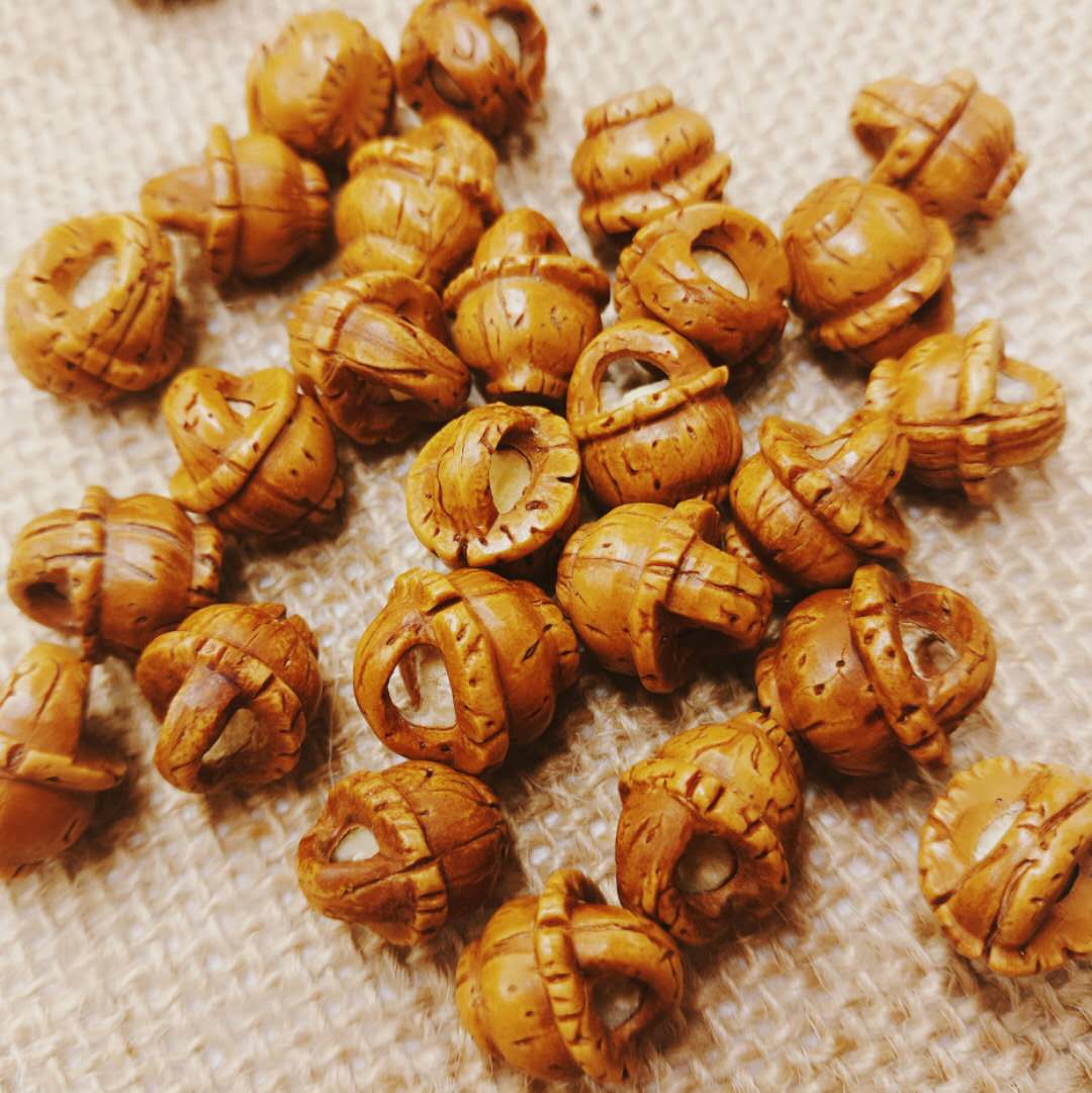 Em bé đào quả óc chó giỏ hạt nhân cinnabar vòng chân bé áp lực sốc ác đỏ vòng tay dây đeo chống sợ - Vòng chân lắc chân nữ vàng đẹp
