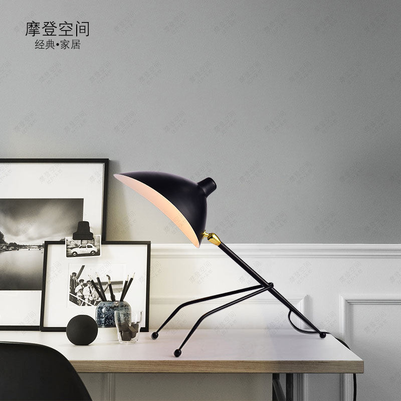 Classic designer desk lamp Nordic reading learning creative desk lamp study desk lamp model room ant desk lamp