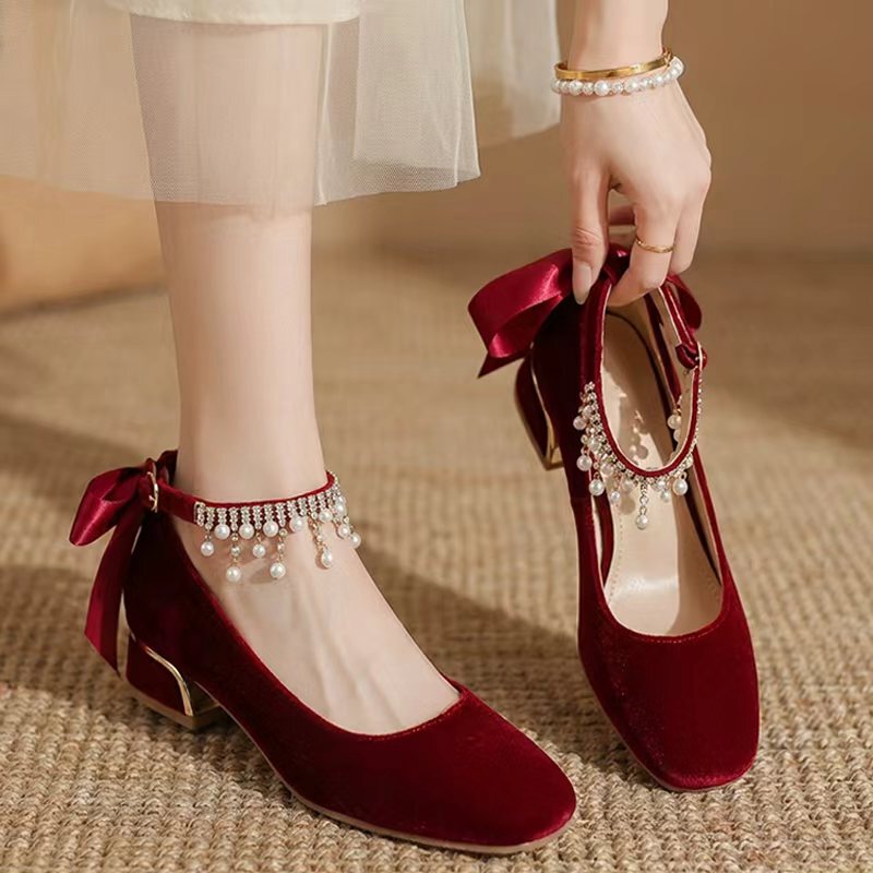 Red Wedding Shoes for Women, Flat-Soled, Suitable for Both Traditional Chinese Wedding Dress and Western-Style Dress, Comfortable for Toasting, Not Tiring for Feet, Suitable for Pregnant Women, Chunky Heel, Large Size, Bridal High-Heeled Shoes Red Wedding Shoes for Women, Flat-Soled, Suitable for Both Traditional Chinese Wedding Dress and Western-Style Dress, Comfortable for Toasting, Not Tiring for Feet, Suitable for Pregnant Women, Chunky Heel, Large Size, Bridal High-Heeled Shoes