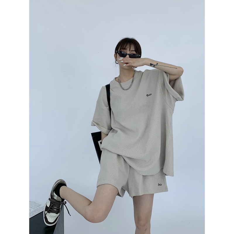 Chic Summer Heavy-Duty Design Waffle Casual Sports Embroidered Short-Sleeve + Shorts Two-Piece Set for Women