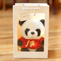 Рюкзак, красная толстовка, портативная подарочная коробка