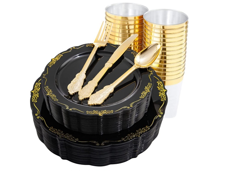 Plastic Disposable Black Western-Style Dinner Plate Set with Gold-Plated Knife, Fork, and Spoon for Parties, Weddings, Picnics, and Tableware