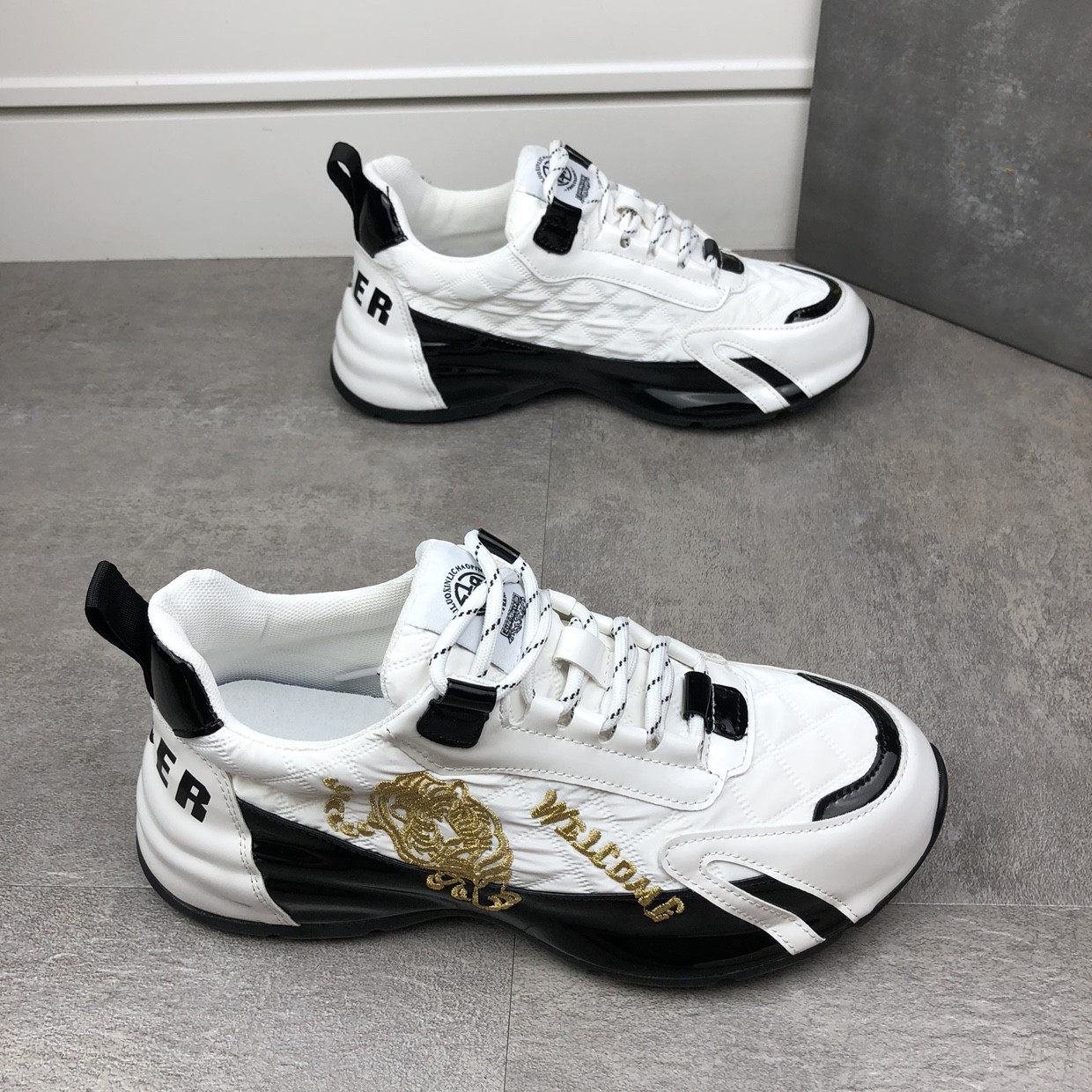 Dad shoes men's thick bottom casual 2022 new bag bottom men's shoes all-match personality tiger head embroidery white shoes leather breathable