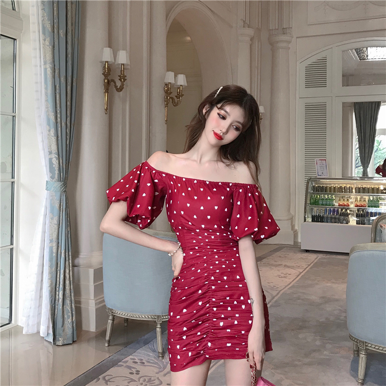 VK旗艦店 韓系一字領愛心飛飛袖修身包臀裙短袖洋裝