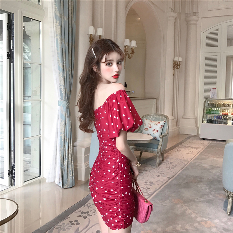 VK旗艦店 韓系一字領愛心飛飛袖修身包臀裙短袖洋裝