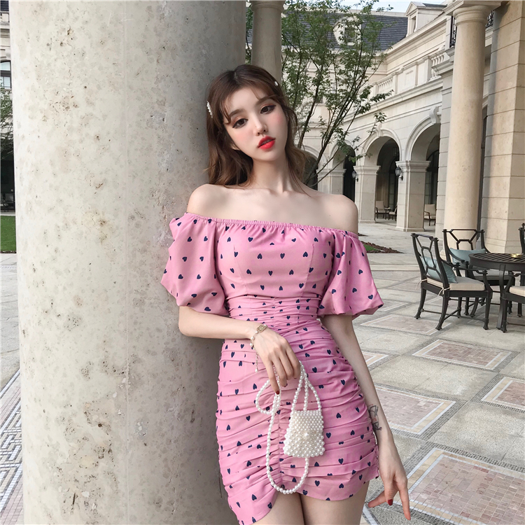 VK旗艦店 韓系一字領愛心飛飛袖修身包臀裙短袖洋裝