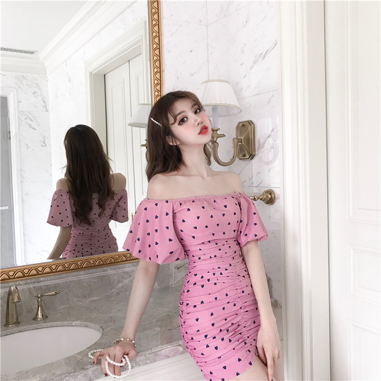 VK旗艦店 韓系一字領愛心飛飛袖修身包臀裙短袖洋裝