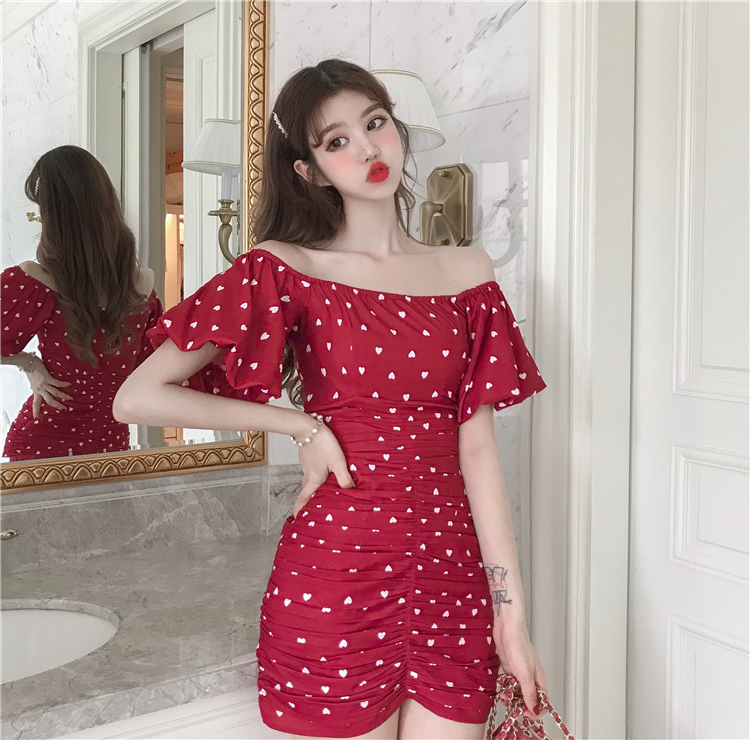 VK旗艦店 韓系一字領愛心飛飛袖修身包臀裙短袖洋裝