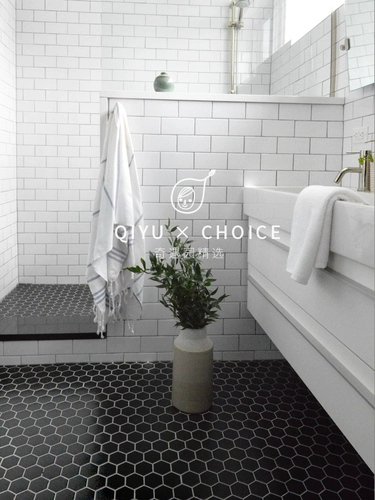 Nordic ins net net красная гексагональная мозаичная плитка туалетная туалетная туалетная плитка, плитка, плитка для ванной комнаты кирпич и белый