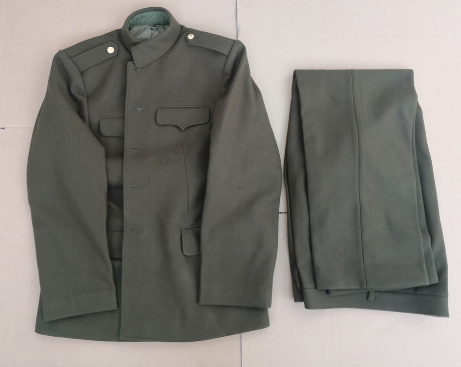 Brand new stock 87 old cadres to serve men's winter anti-chill wool, and the Zhongshan Army green suit overturned