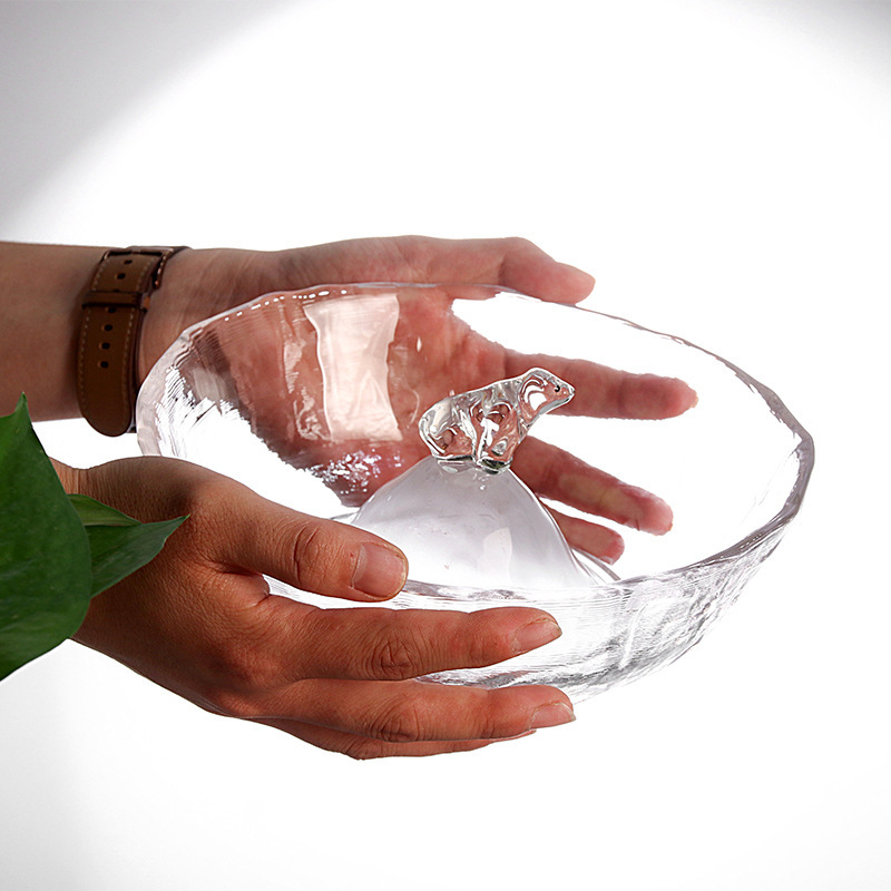 Creative Three-Dimensional Polar Bear Iceberg Glass Salad Bowl Round Transparent Cartoon Thickened Bowl Restaurant Display Tableware Creative Three-Dimensional Polar Bear Iceberg Glass Salad Bowl Round Transparent Cartoon Thickened Bowl Restaurant Display Tableware
