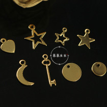 Copper gold-plated pendant pendant pendant love five-pointed star space five-pointed star moon key round piece DIY Wild