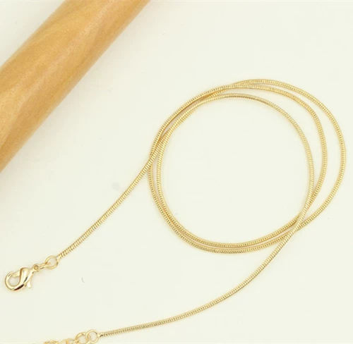 Специальное покрытие для медного насыщенного золота восьмиугольное ожерелье для костей с расширенной цепью, чтобы защитить цветовые вакуумные висящие аксессуары для ювелирных аксессуаров.