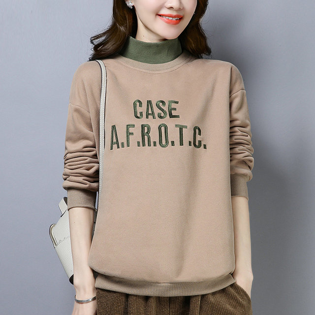 Long-sleeved sweatshirt