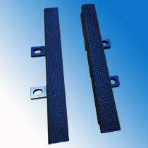 The non-stick coating of the packaging machine knife base is coated with Teflon which is high temperature resistant and easy to clean. The residual glue does not stick.