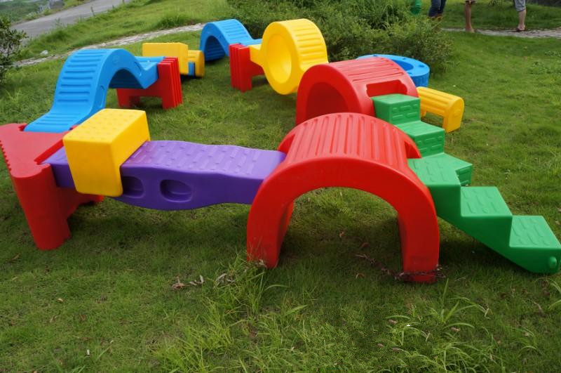 Thickened kindergarten balance beam combination set Plank bridge drilling hole Sensory integration training Children's orchestra Kindergarten toy