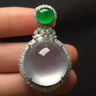 Yuan Yuxing natural Jade A luxury air Foundation transparent ice seed pigeon big egg pendant