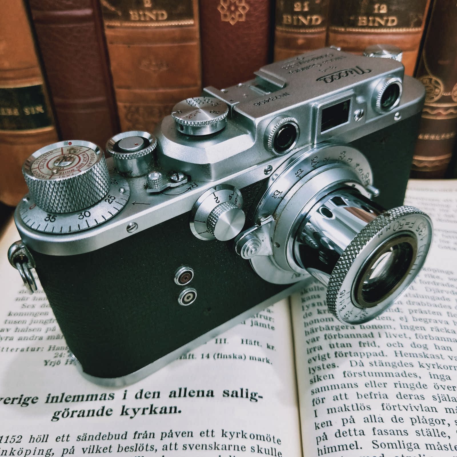 Japanese antique camera 1950s Nica NICCA 3-S Type 135 mechanical offset camera rear matching lens