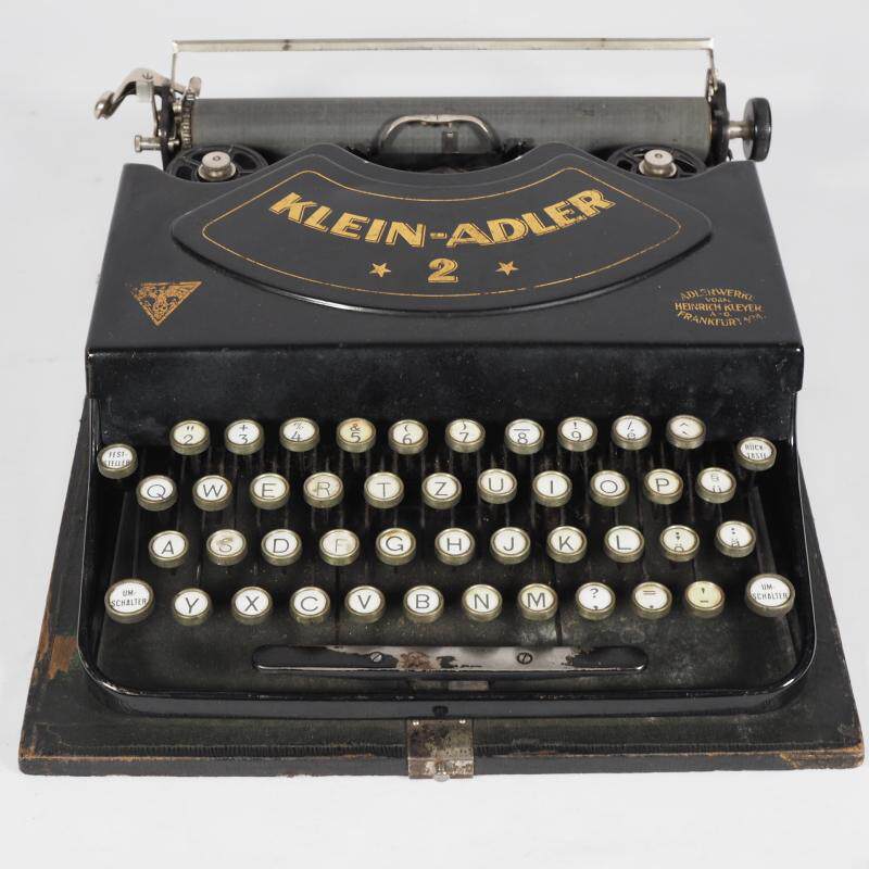 Western antique German KLEIN ADLER 2 Adler mechanical English typewriter function normal metal machine